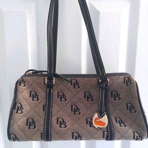 Dooney and bourke hand bag